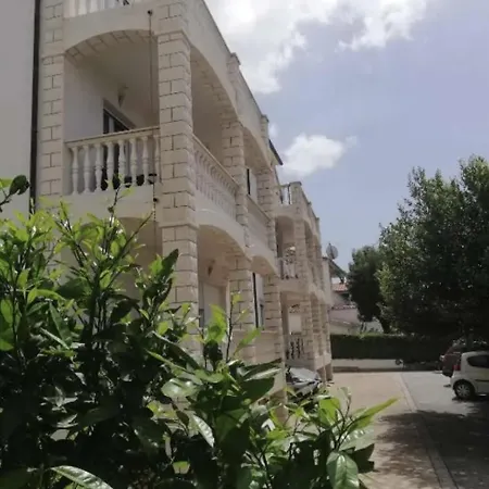 Apartamento With Parking Space Okrug Gornji, Ciovo - 25259 *