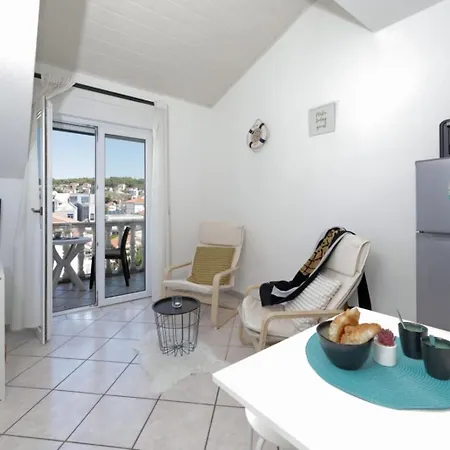 Apartamento With Parking Space Okrug Gornji, Ciovo - 25259